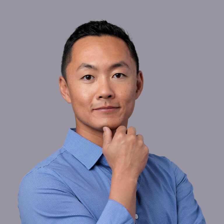 Simon Kim headshot